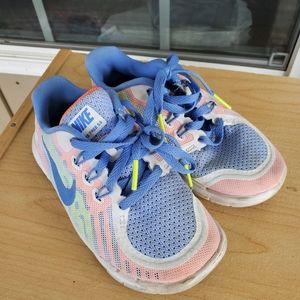 Girls Nike Tennis Shoes
